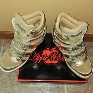 🌟NWT🌟APPLE🍏BOTTOM🍎BABY~SUEDE&LEATHER💎BLING!